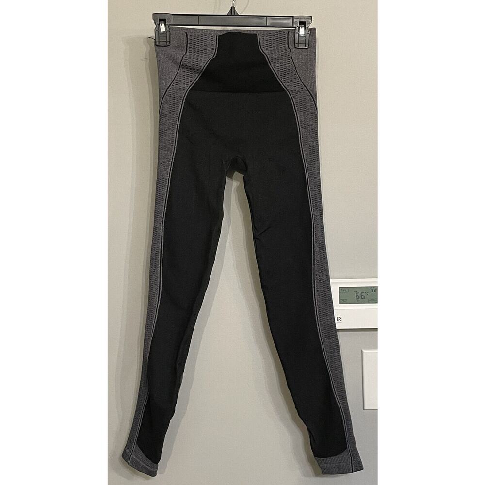 Spanx Leggings Yoga Active Curved Lines Workout‎ Womens M